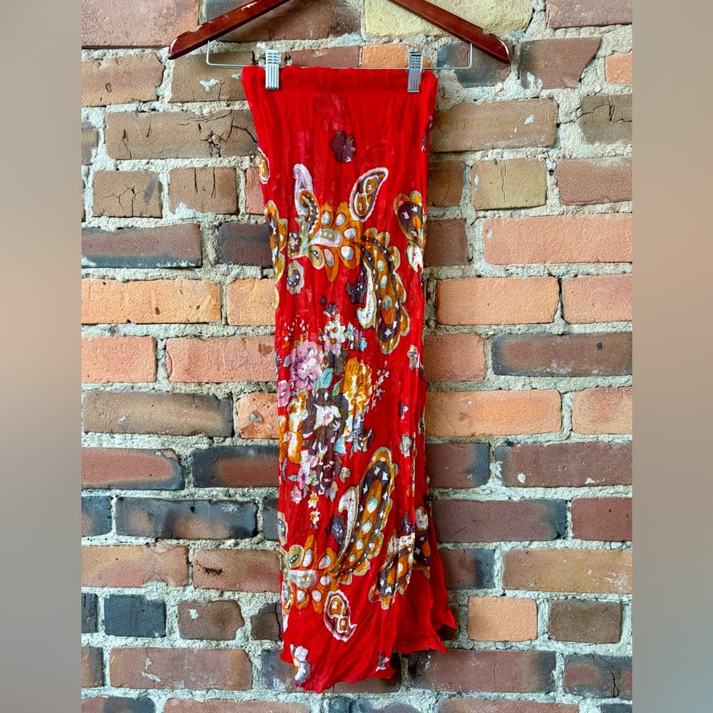 Red Multi-Coloured Pattern Scarf - Picture 4 of 11